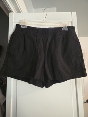 Old Navy Black Elastic-Waist Shorts
